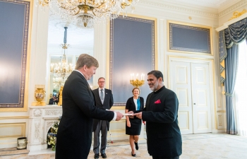 Ambassador of India Venu Rajamony presents his credentials to H. E King Willem Alexander of the Netherlands